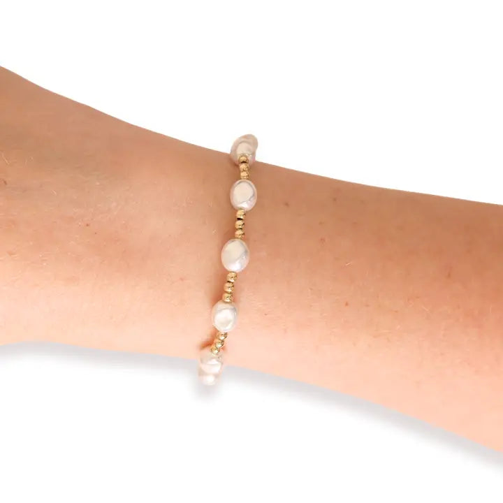 Bri Pearl Bracelet in Gold