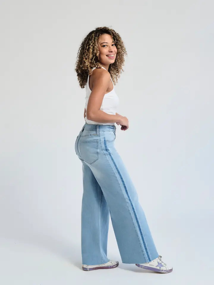 28" Cropped Wide Leg Jean w/ Tuxedo Side Seam in Atlas